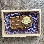 Фигурный шоколад "Любимой учительнице" (с розой) в коробочке